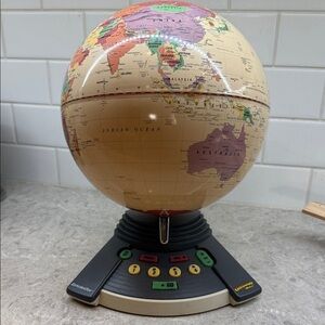 Exploratoy Geosafari World Interactive  Educational Globe. Works. Like New!